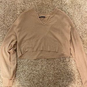 Cropped long sleeve, v-neck top